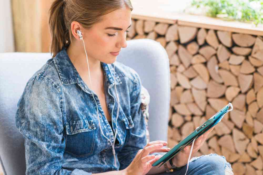 Audio summaries of best-selling books